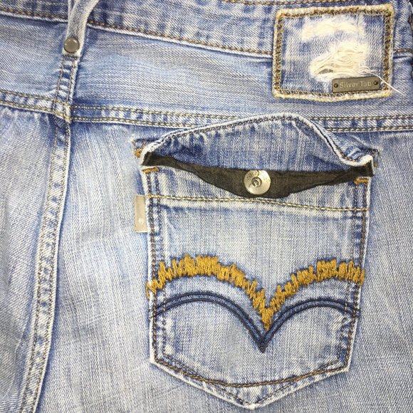 SilverTab Mens 34x30 Distressed Embroidered Flap Pocket Light Wash Straight Jean - Picture 11 of 12